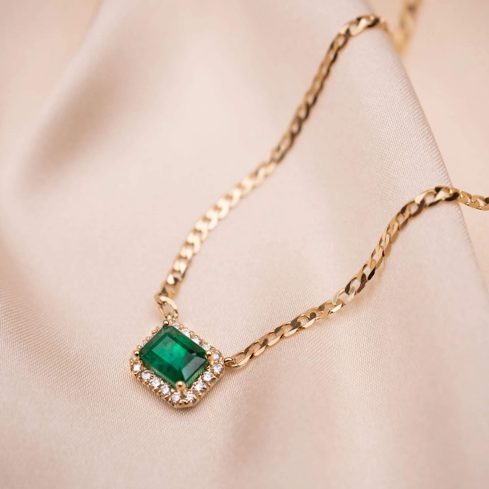 14k Emerald Halo Necklace .25 CTW