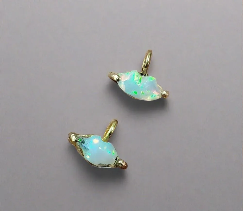 18k Gold Ethiopian Opal Lips Charm