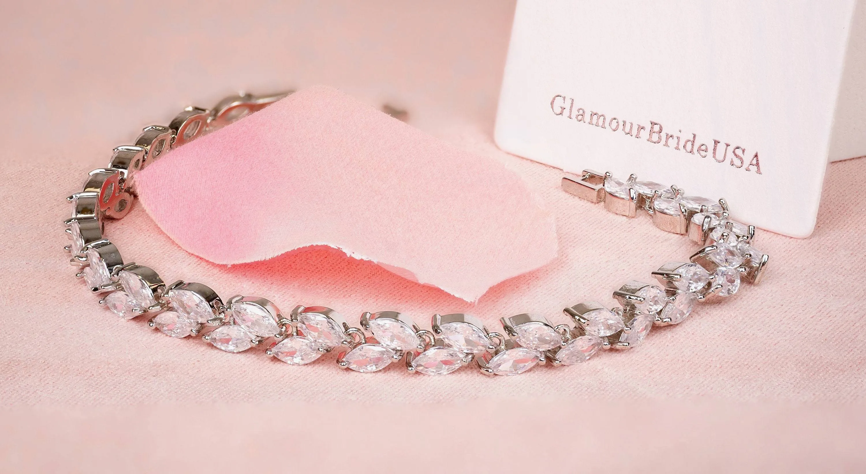 Carrie - Pearl Wedding Earrings