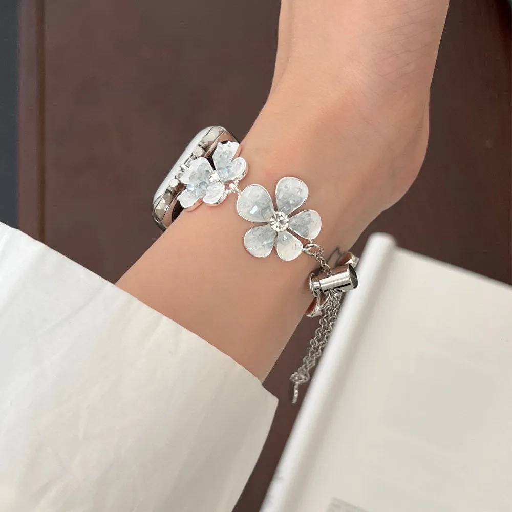 EIDERWOOD Apple Watch (38/40/SE/41/42mm) Blomster Kæde Rem - Sølv / Hvid
