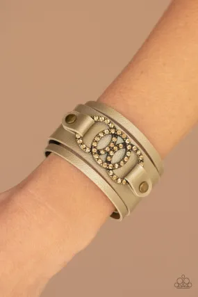 Paparazzi Bracelet ~ Couture Influencer - Brass
